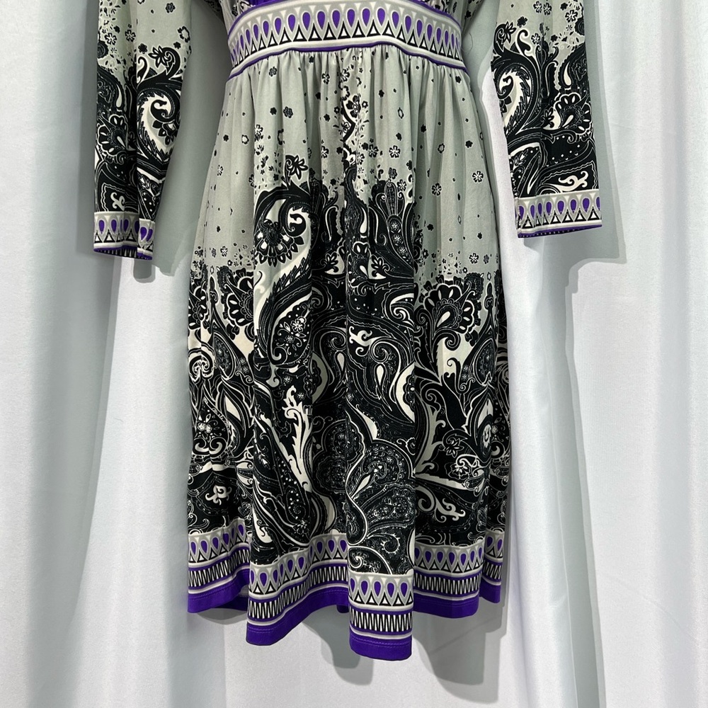 ECI New York Grey, White, Purple and Black Paisley V-neck Long Sleeve Dress - SM - Picture 3 of 10